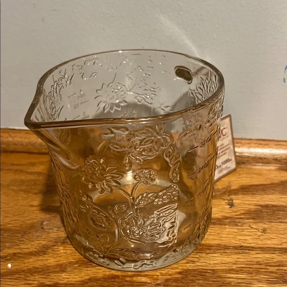 CWC Glass Measuring Cup - Picture 2 of 12